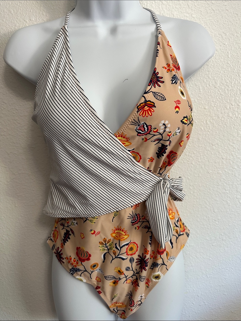 Cupshe Beige Floral & Stripe Wrap One-Piece Swimsuit Size Large